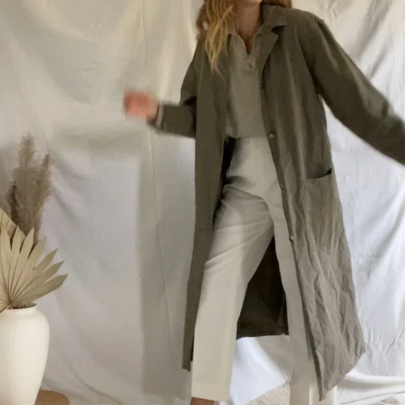 ~SOLD on other site~ 1980’s vintage Banana Republic trench - Picture 4 of 5